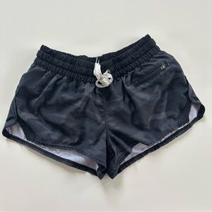 Vuori Camo Shorts